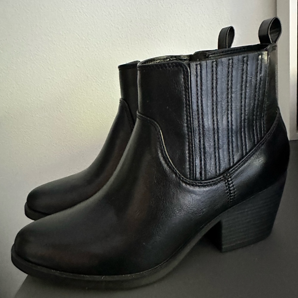 Old Navy Black Leather Ankle Booties